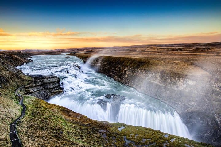 Golden Circle and Kerið Crater Afternoon Tour from Reykjavík — Geysir, Gullfoss & Þingvellir photo 2