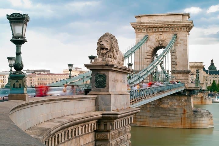 Budapest Private Luxury Sightseeing Tour — 4-Hour Personalized City Highlights with Guide & Transport
