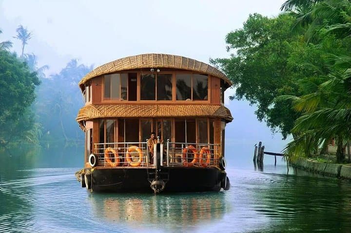 Kerala One-Week Tour: Kochi, Munnar, Thekkady & Alleppey photo 4