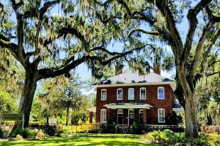 Bonaventure Cemetery Tour: Stories, Statues & Southern Lives photo 3