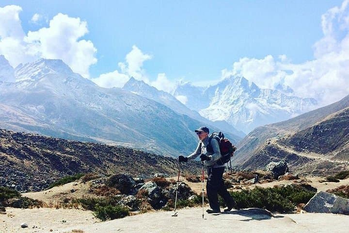 Gokyo Lakes Trek: Gokyo Ri Views, Ngozumpa Glacier & Everest Perspectives photo 2