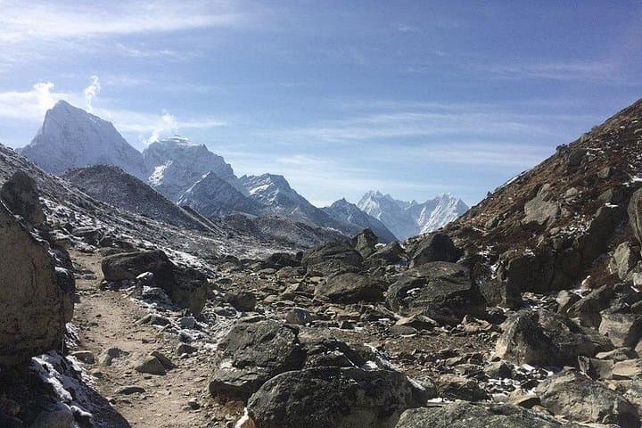 Gokyo Lakes Trek: Gokyo Ri Views, Ngozumpa Glacier & Everest Perspectives photo 4