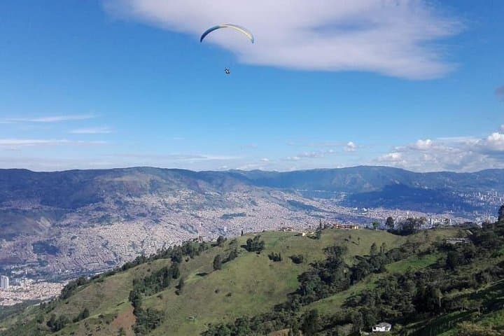 Paragliding over Medellín: Tandem Flights from the Aburrá Valley Hills photo 1