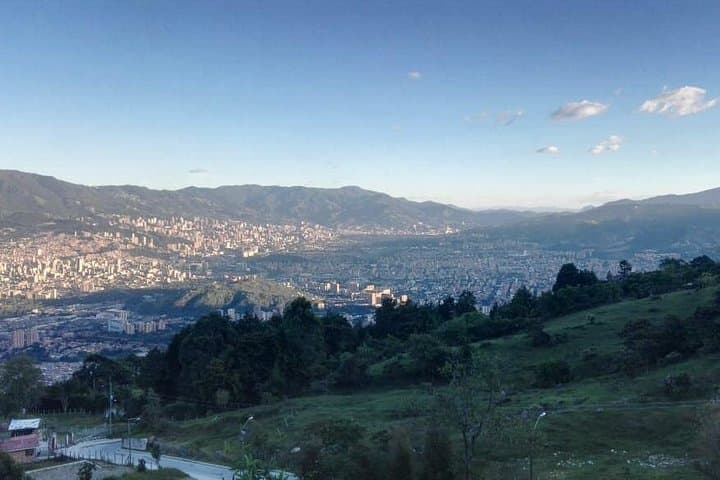Paragliding over Medellín: Tandem Flights from the Aburrá Valley Hills photo 3