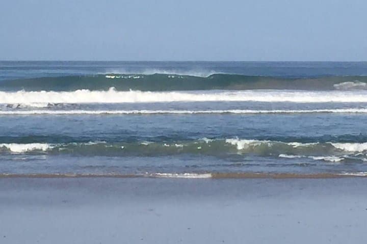 Intermediate Surf Lesson in Cabuya — Point Break Coaching Near Santa Teresa photo 5