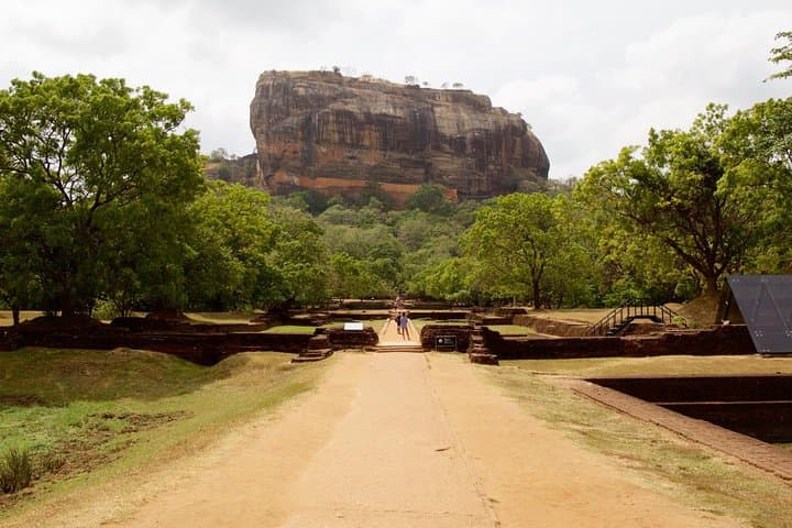 3-Day Cultural Triangle Tour from Colombo: Sigiriya, Anuradhapura & Polonnaruwa photo 4
