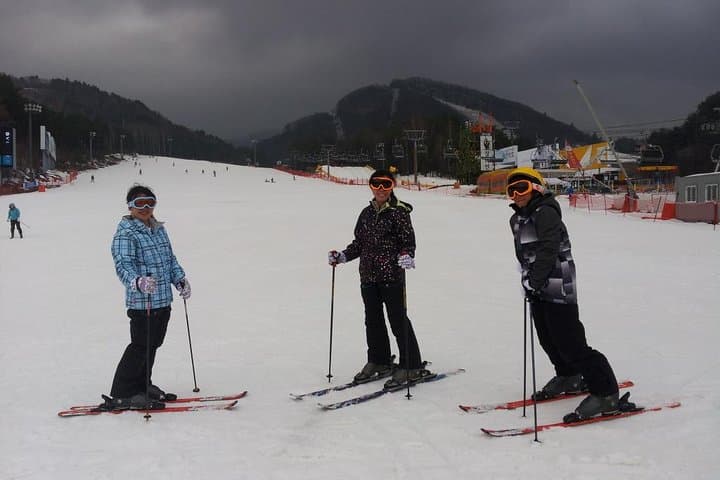 Private Ski Lesson at Pyeongchang's Yongpyong Resort — Learn to Ski at the 2018 Olympic Slopes photo 3