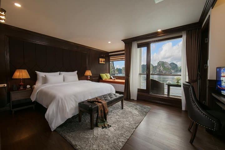 Halong & Lan Ha Luxury Cruise: 3-Day Private-Balcony Bay Adventure