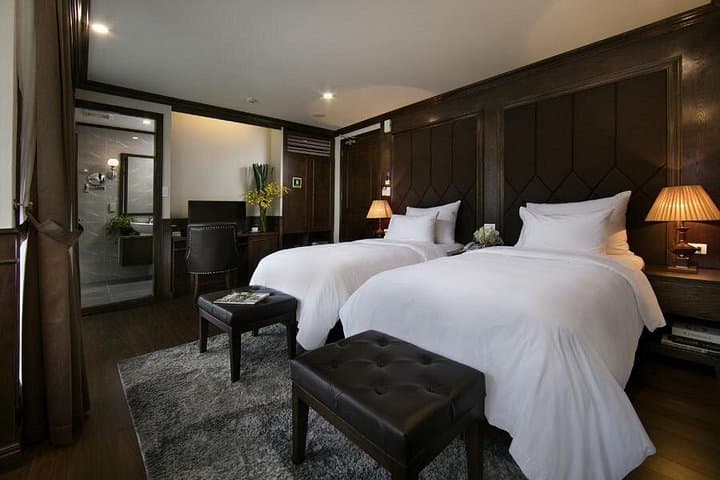 Halong & Lan Ha Luxury Cruise: 3-Day Private-Balcony Bay Adventure photo 2