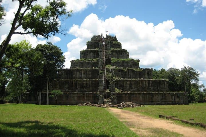 Private One-Day Tour to Beng Mealea, Koh Ker & Preah Vihear from Siem Reap