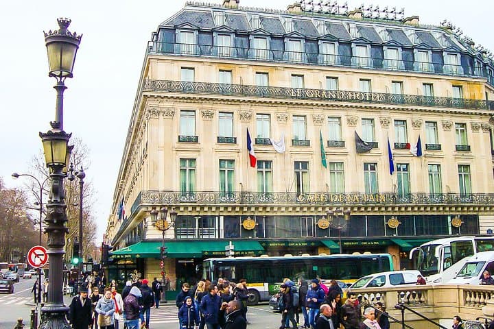 Discover Paris in 2 Days: Private Walking Tour with a Friendly Local Guide photo 2