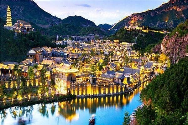 Overnight-Getaway-to-Gubei-Water-Town-and-Simatai-Great-Wall-with-Hot-Springs