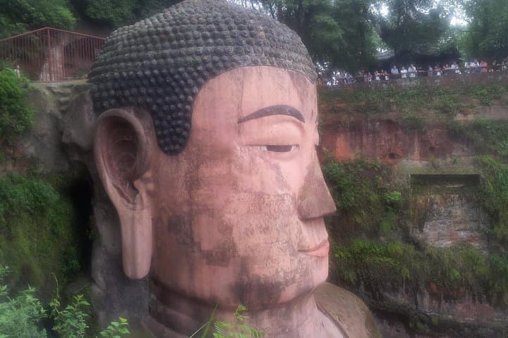 2-Day Private Tour from Chengdu to Leshan Giant Buddha & Mount Emei photo 2