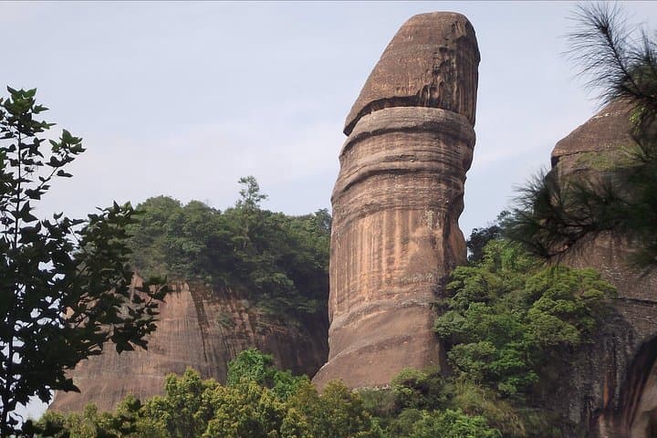 Danxia Mountain and Nanhua Monastery Day Trip from Guangzhou by Bullet Train