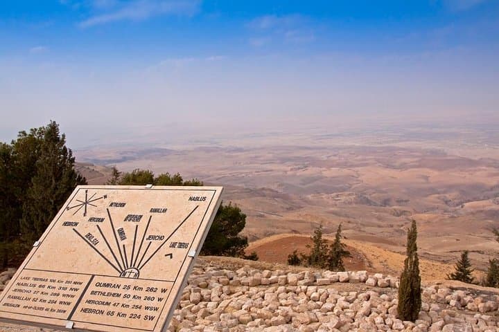 Four-Day Private Jordan Tour: Petra, Wadi Rum & Dead Sea from Amman
