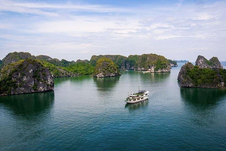 Venezia Cruise: 2-Day Overnight Halong & Lan Ha Bay Cruise from Hanoi photo 2