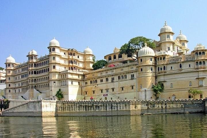 Two-Day Udaipur Explorer: City Palace, Kumbhalgarh Fort & Ranakpur Temple