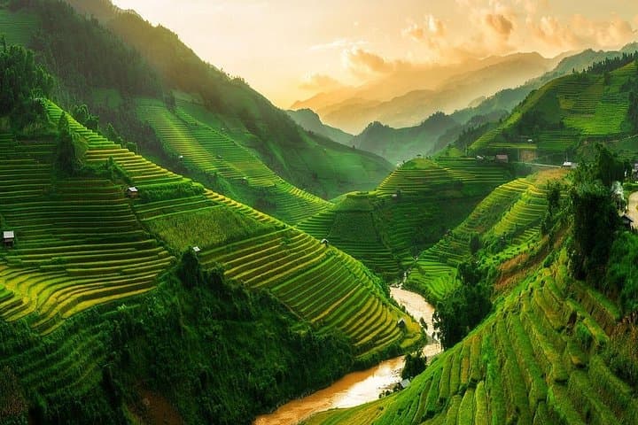 Overnight Sapa Trek from Hanoi: 2-Day Luxury Van Adventure to Cat Cat & Ta Van photo 3