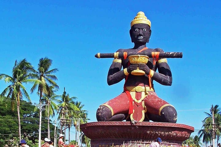 4-Day Siem Reap and Battambang Temple Tour: Angkor Wat, Ta Prohm & Bamboo Train photo 2