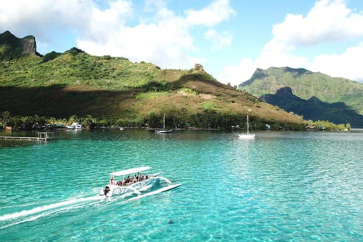 Moorea 6-Hour Snorkeling and Motu Lunch — Lagoon, Rays & Polynesian Culture photo 4