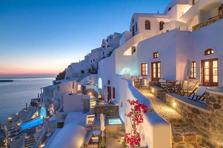 Santorini Private Custom 6-Hour Tour: Villages, Views & Wine
