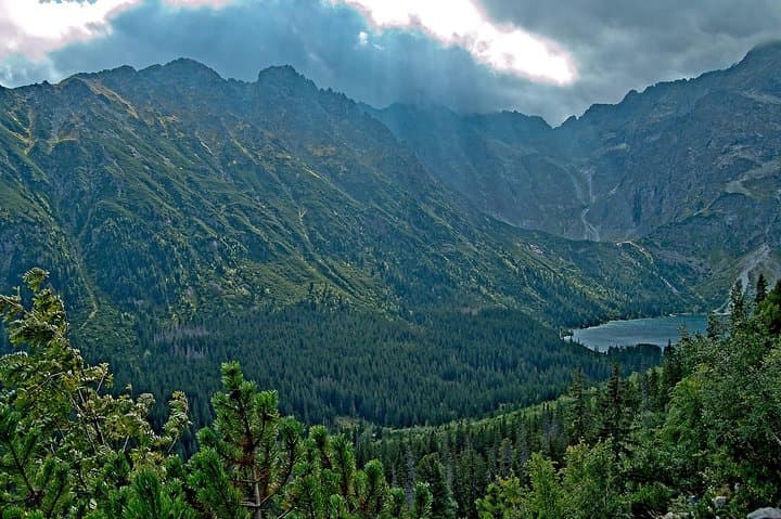 Morskie Oko Private Tour from Krakow — Hike to the Heart of the Tatra Mountains photo 5