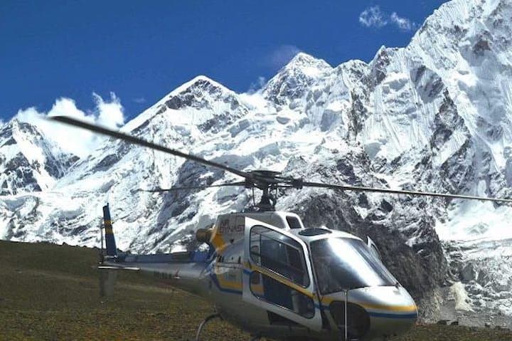 Everest Base Camp Helicopter Tour: Fly to Kala Patthar & Breakfast at Everest View Hotel photo 4