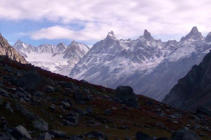 Hampta Valley Day Hike from Manali: Pine Forests to Lahaul Views