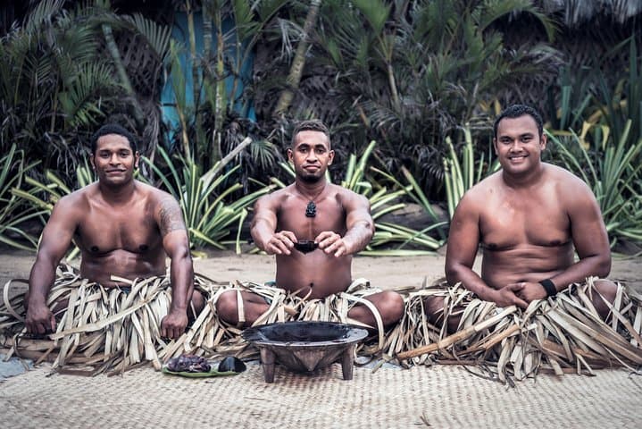 Robinson Crusoe Island Full-Day Fiji Cruise: Lovo Lunch, Snorkel & Cultural Show photo 4