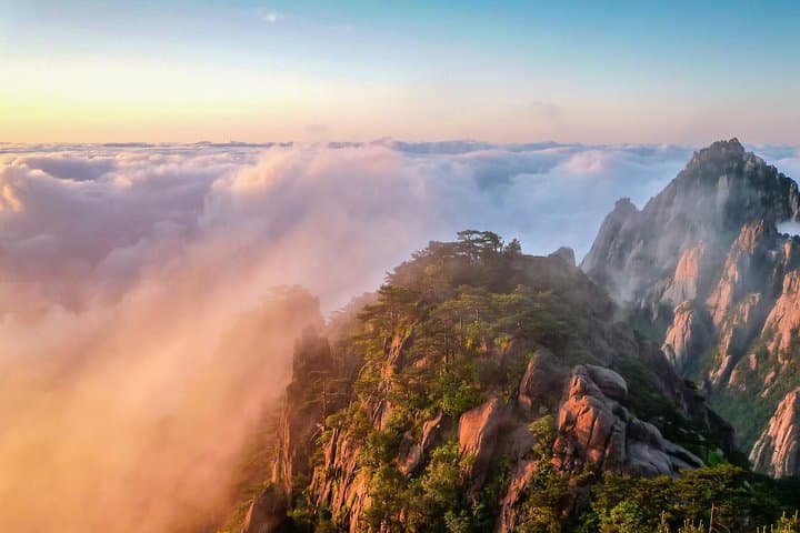 Huangshan & Tangmo: 2-Day Private Yellow Mountain Sunrise and Ancient Village from Shanghai