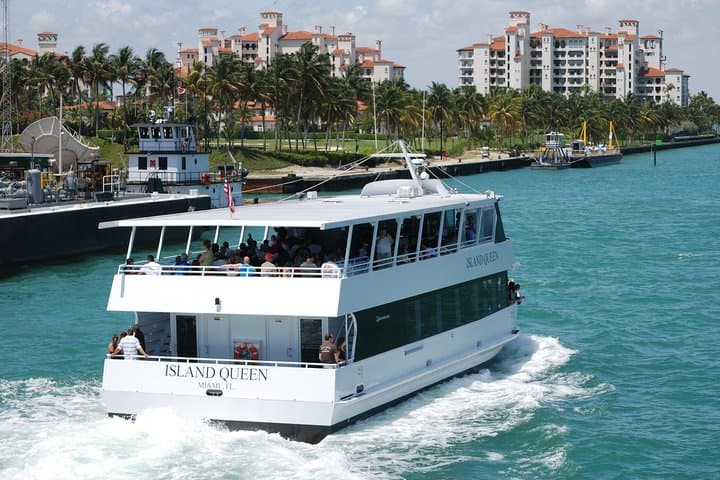 Biscayne Bay Millionaires' Row Cruise: Miami Skyline & Celebrity Homes Tour photo 3