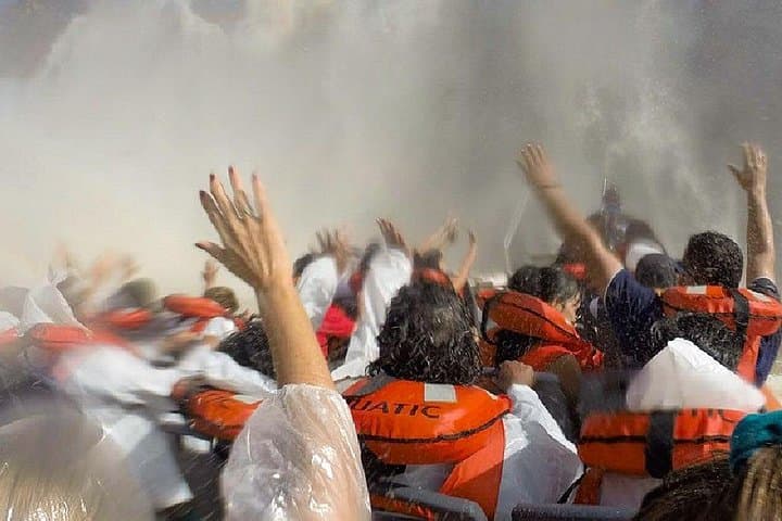 ride-the-iguazu-falls-motorboat-and-4x4-jungle-adventure photo 1