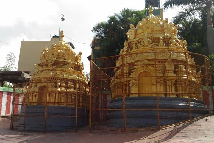 South Bangalore Biking Expedition: Sunrise Ride to Lalbagh, Temples & Food Street