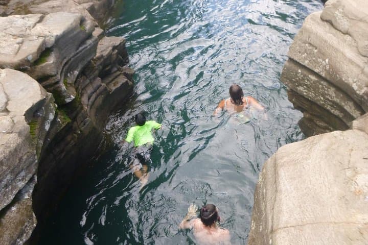 Cangilones de Gualaca: Mini Canyons, Aquamarine Pools & Fossilized Cliffs photo 3