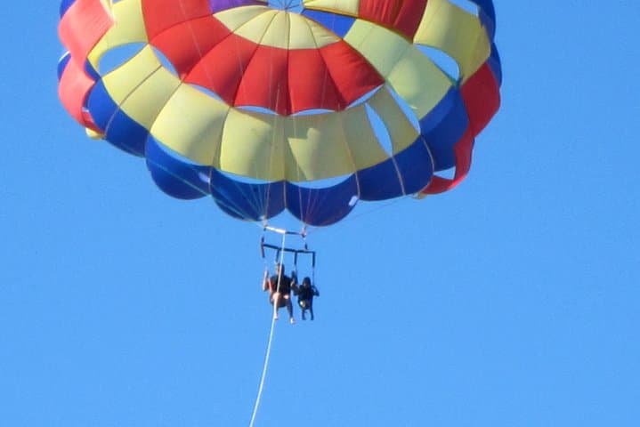 Parasailing Over Mactan: 500-Foot Island and Sea Views photo 5