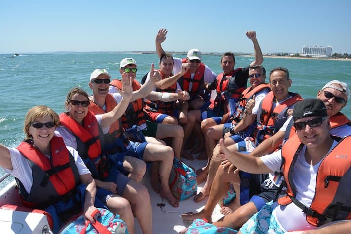 Action Pack in Vilamoura: 3-Hour Private Boat Trip to Cliffs, Caves & Swim Stops