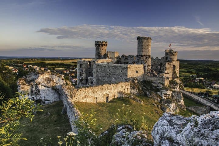 Eagles’ Nests Castles Day Tour from Krakow: Ogrodzieniec, Pieskowa Skała & Błędowska Desert