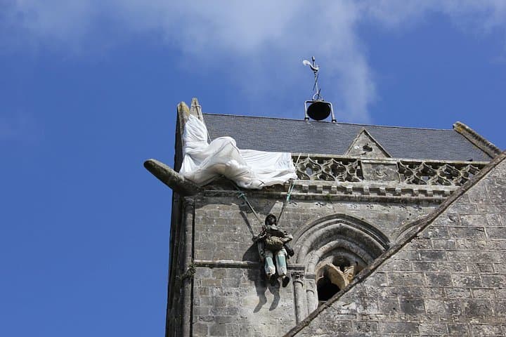 Normandy D-Day Full-Day Tour from Bayeux: Omaha, Utah, Pointe du Hoc & Sainte-Mère-Église photo 3