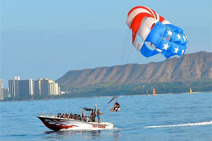 Waikiki Parasailing: Soar 1,000 Feet Above Oahu with X-treme Parasail photo 1