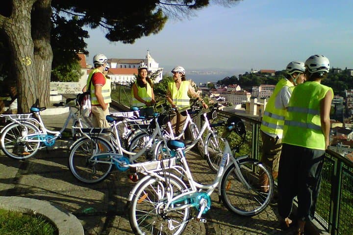3-Hour Lisbon 7 Hills Electric Bike Tour — E‑Bike the Alfama, Graça & Baixa Viewpoints