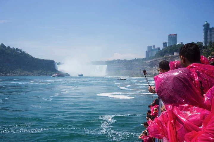 Private Day Tour to Niagara Falls from Toronto: Falls, Wine Country & Table Rock photo 1