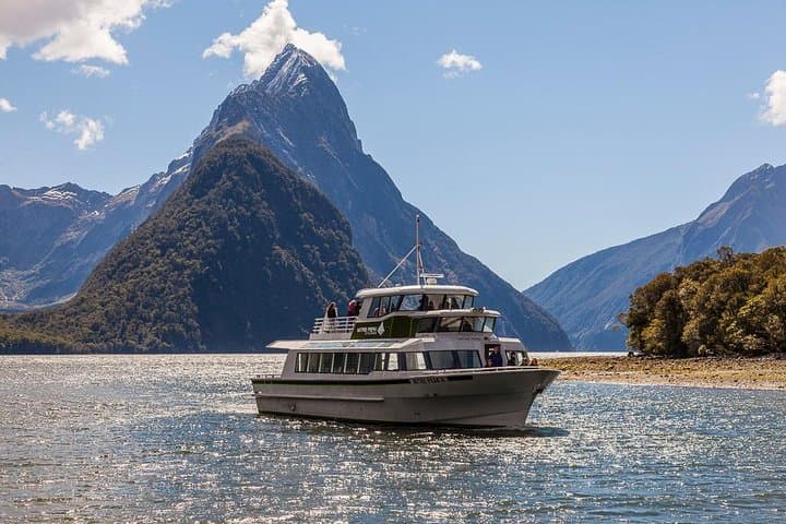 Milford Sound 2-Hour Scenic Cruise: Bowen Falls, Mitre Peak & Coastal Wildlife photo 3