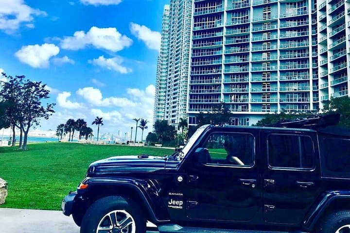 Miami Private Architecture & History Tour with Transport — South Beach to Vizcaya photo 4