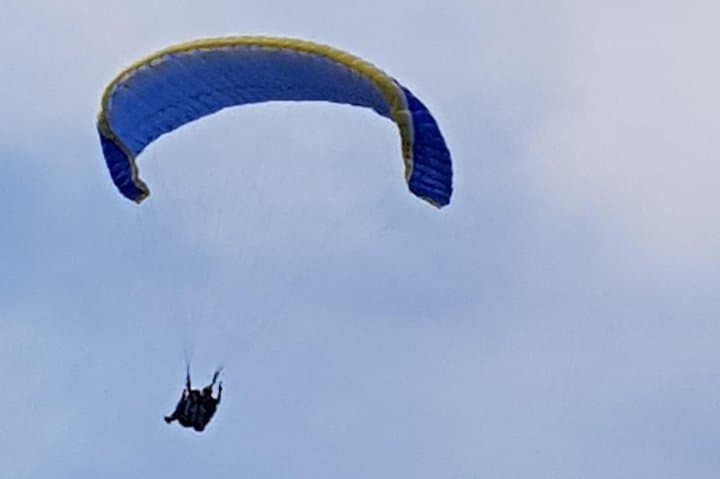 Paragliding Over the Mussara Mountains: 20-Min Tandem Flight from Salou with Hotel Pickup photo 3