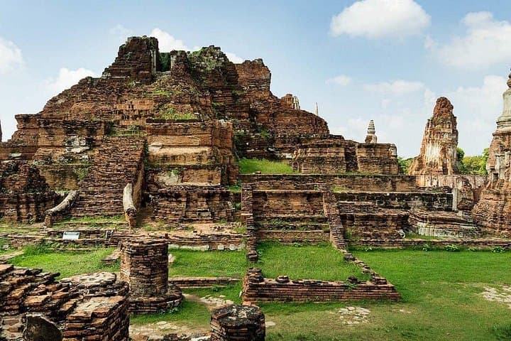 Ayutthaya UNESCO Ruins Guided Day Tour from Bangkok with Lunch & Transfers photo 2