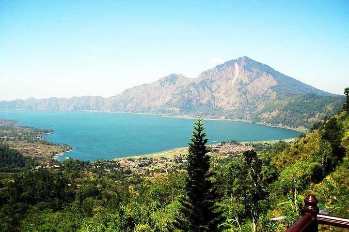 8-Day North to East Bali Adventure: Rice Terraces, Volcanoes & Temples photo 2