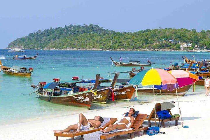 Pattaya Coral Island Day Trip: Snorkel, Parasail & Beach Lunch photo 2