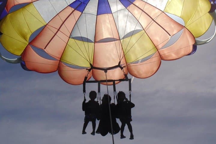 Parasailing Over Mactan: 500-Foot Island and Sea Views photo 6