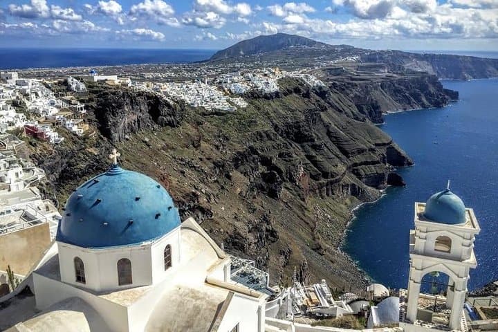 Explore Santorini in a Day: Private Full-Day Caldera & Akrotiri Guided Tour photo 5