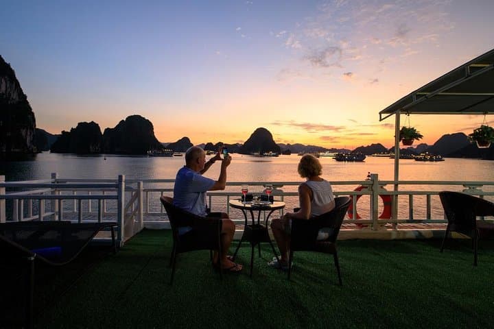 3-Day Lan Ha & Ha Long Bay Cruise with Kayaking and Swimming photo 3